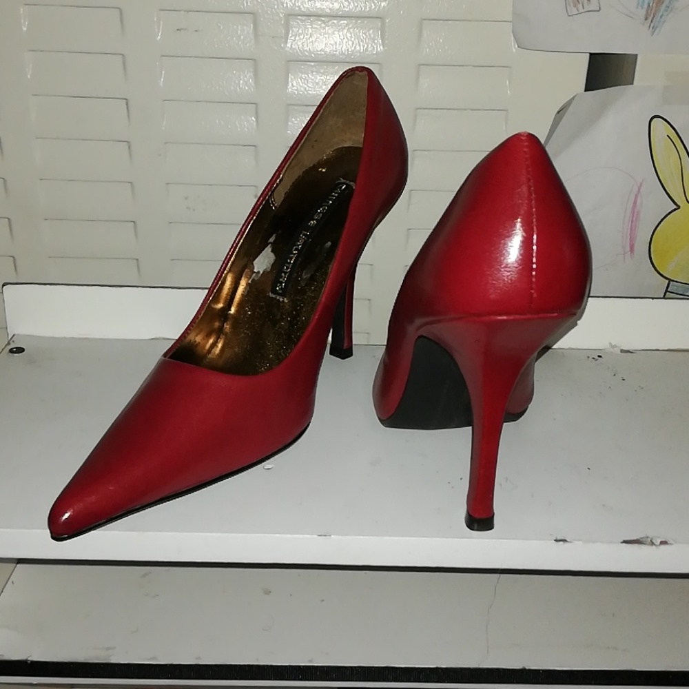 Heels - Picture 2 of 4
